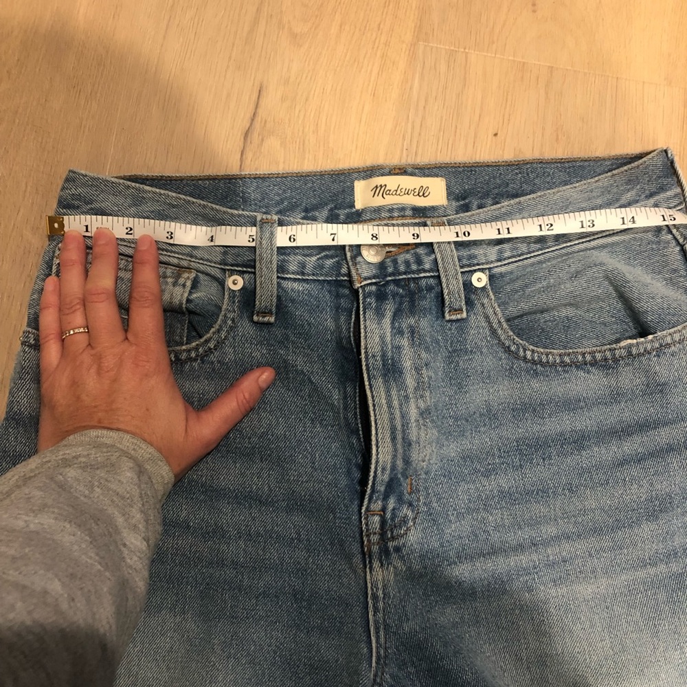 Petite Baggy Straight Jeans in Earlhurst Wash: Ripped Edition - Picture 8 of 9